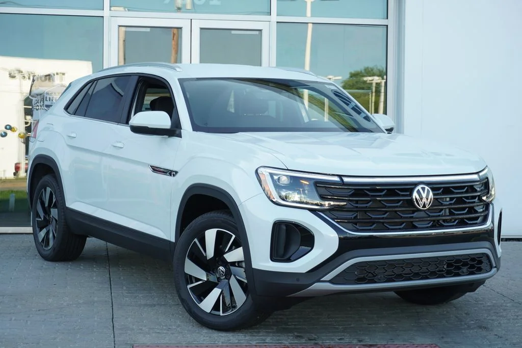 New 2026 White/off-white Volkswagen 2.0T SE w/Technology image 3