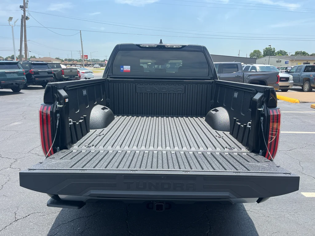 2026 Toyota Tundra Limited - Photo 9