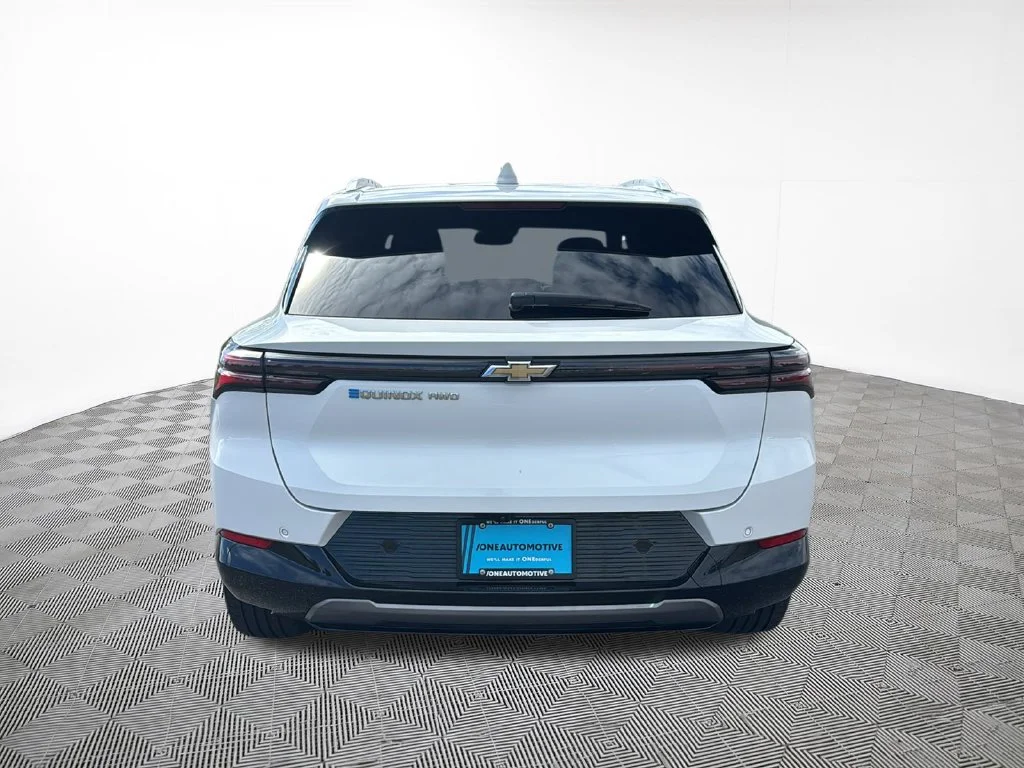 2024 Chevrolet Equinox EV LT - Photo 10