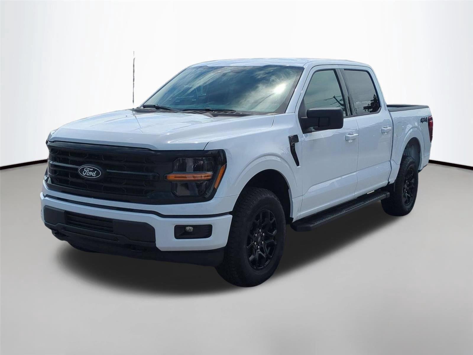 New 2026 Oxford White Ford XLT image 1