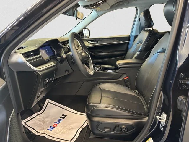 Used 2023 Blue Jeep Limited image 10