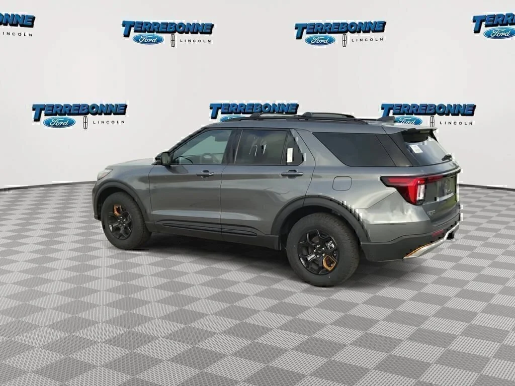 New 2026 Carbonized Gray Metallic Ford Tremor® image 6