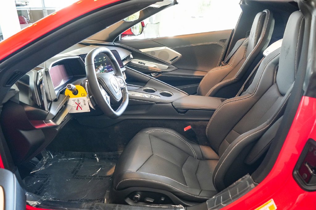2027 Chevrolet Corvette 2LT - Photo 18