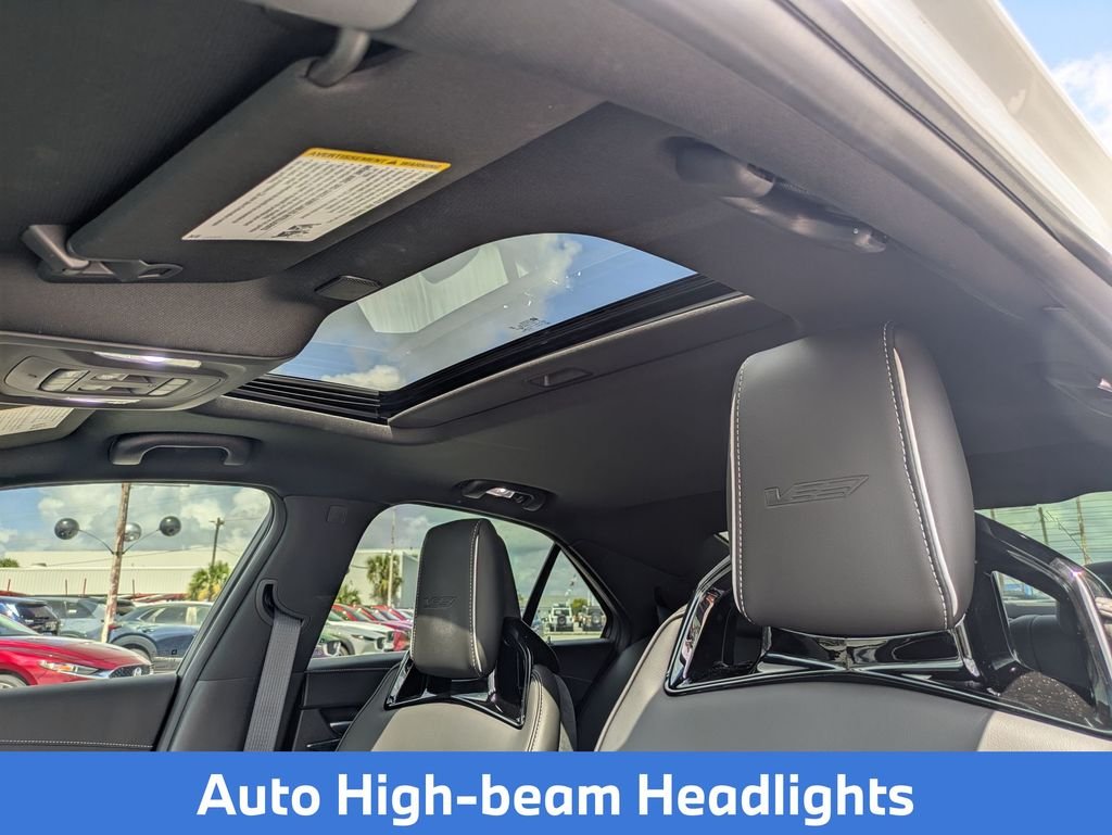 Used 2024 White Cadillac V-Series image 18