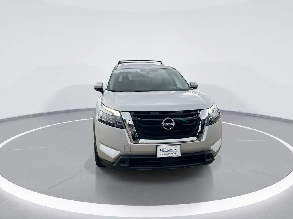 Used 2024 Silver Nissan SV image 3