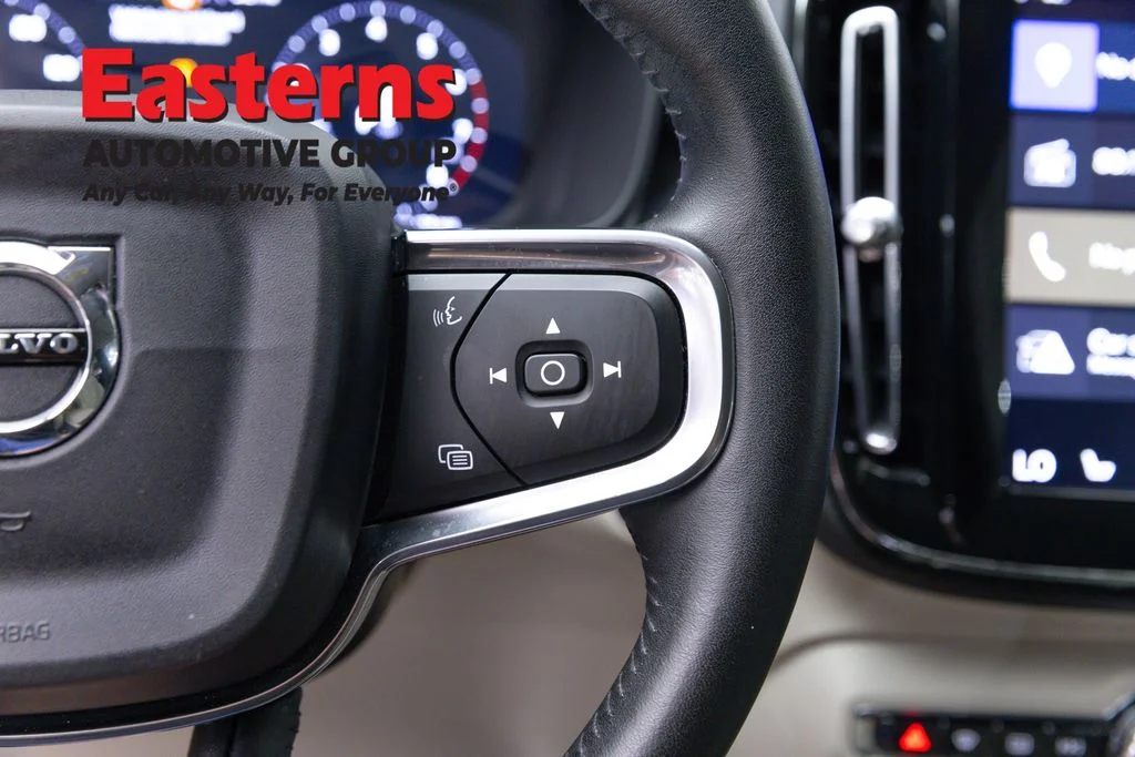 Used 2019 Black Volvo Momentum image 15