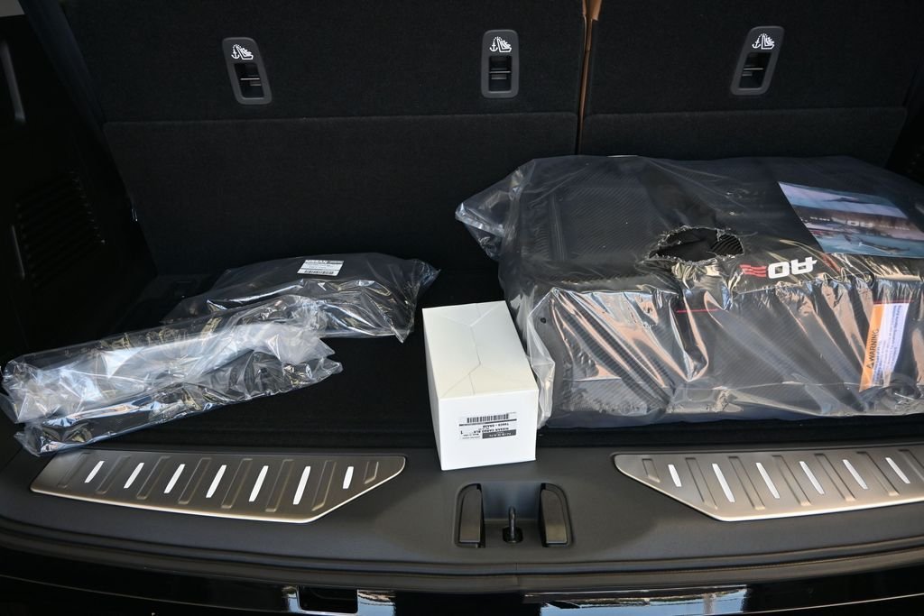 New 2026 BLACK OBSIDIAN INFINITI Luxe 4WD image 21