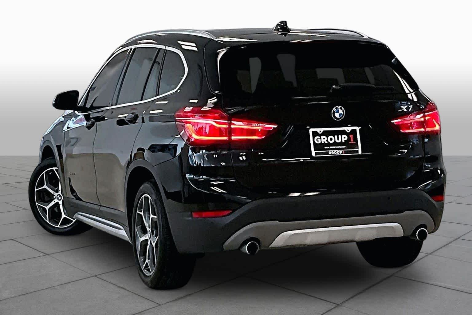 Used 2017 Jet Black BMW sDrive28i image 10
