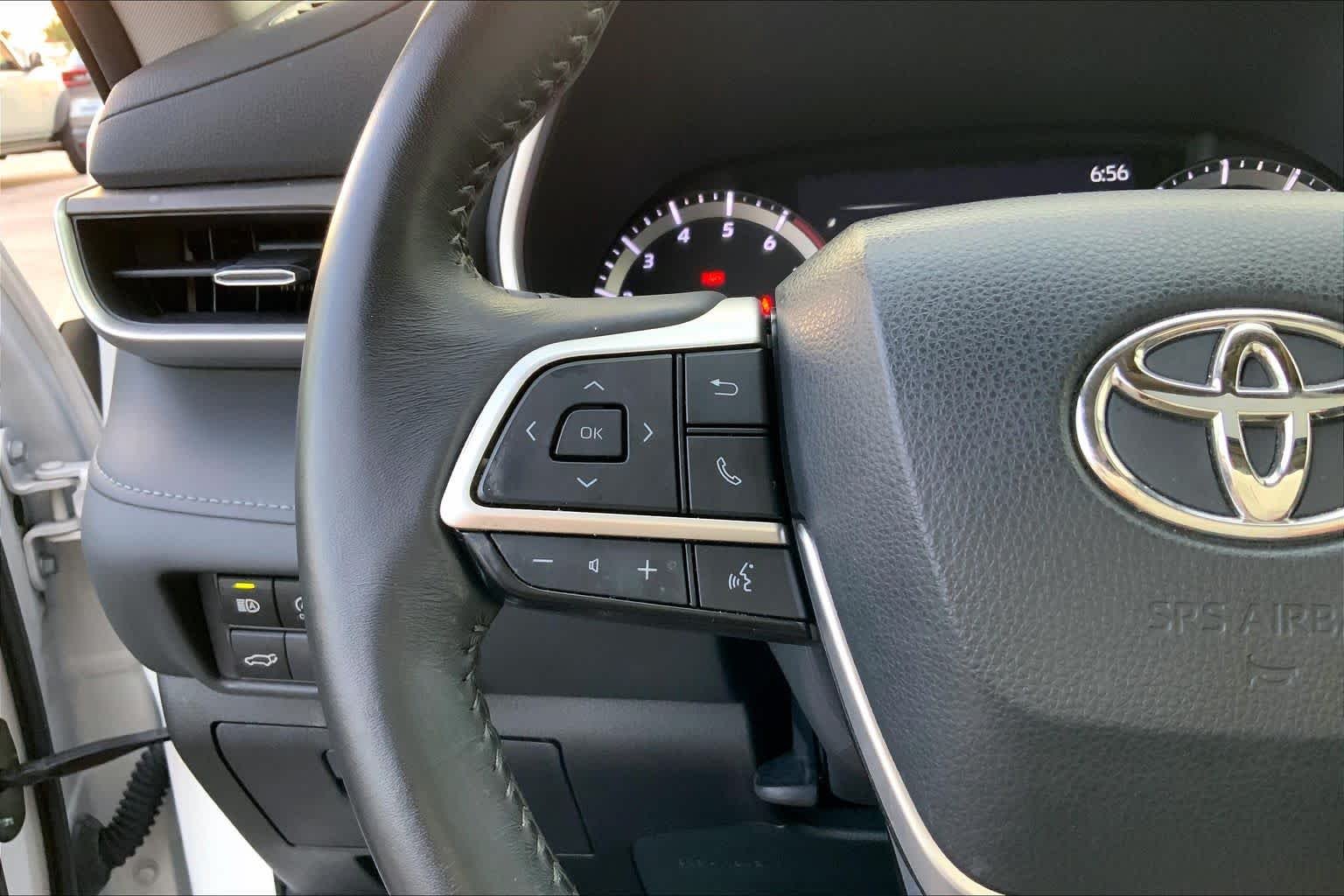 Used 2023 Wind Chill Pearl Toyota XLE image 23