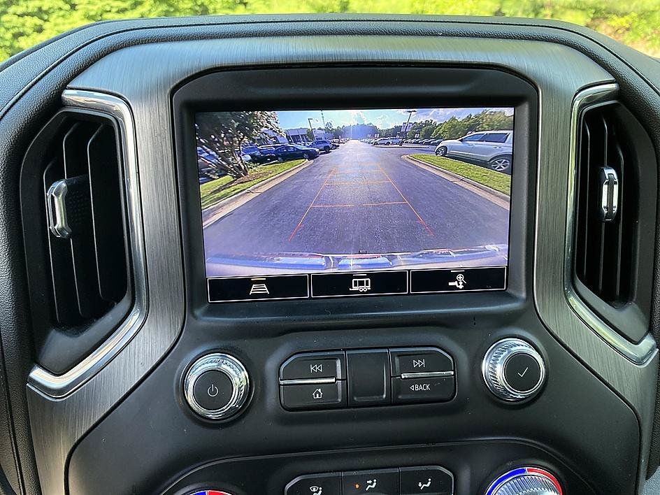 Used 2021 White Frost Tricoat GMC Denali image 16