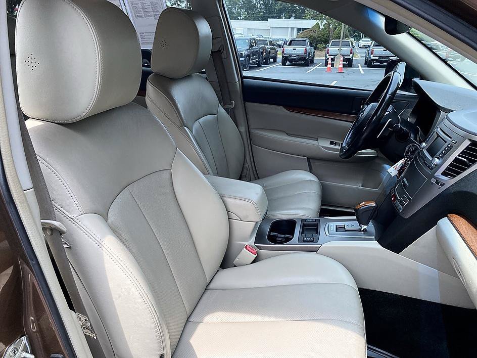 Used 2013 Caramel Bronze Pearl Subaru 2.5i Limited image 23