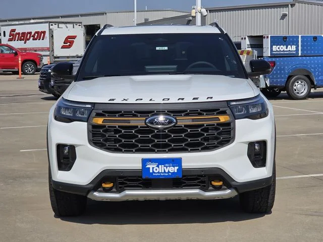 New 2026 Star White Metallic Tri-Coat Ford Tremor® image 3