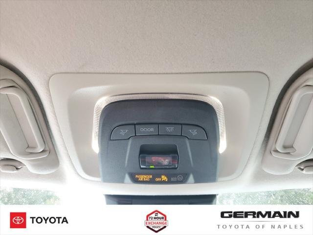 Certified Used 2025 WIND CHILL PEARL Toyota  image 34
