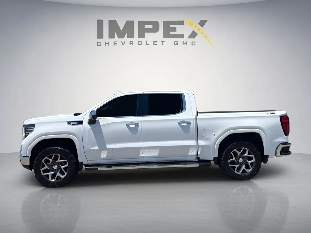 Used 2023 White GMC SLT image 2