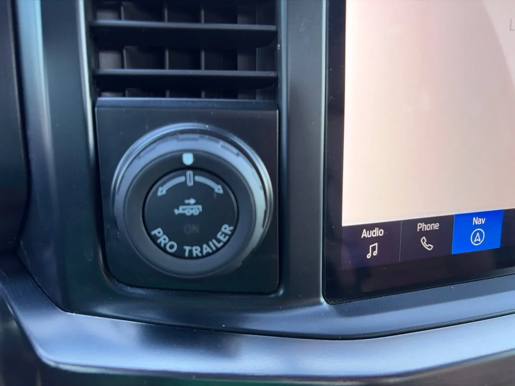 Used 2024 Oxford White Ford Lariat image 32