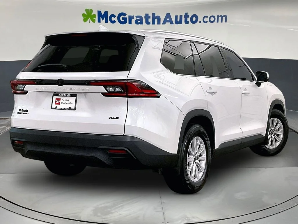Used 2025 Beige Toyota XLE image 16