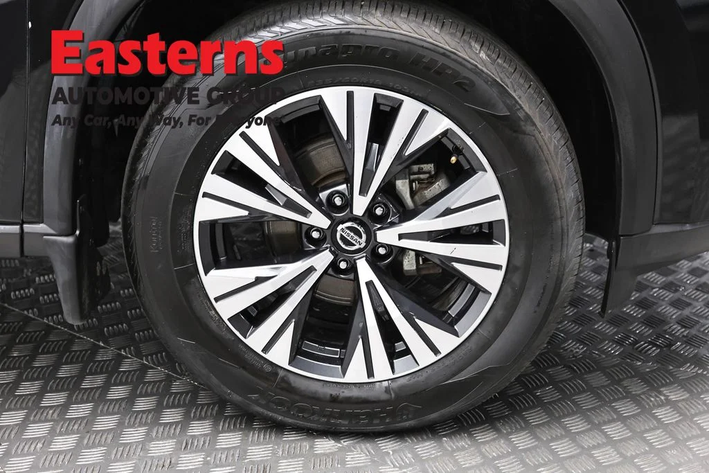 Used 2021 Black Nissan SV image 33