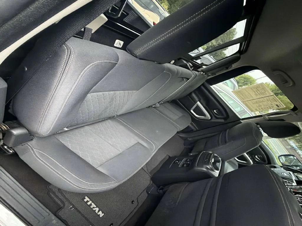 Used 2018 White Nissan SV image 29