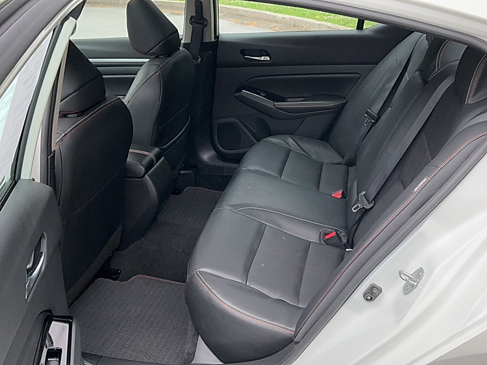 Used 2024 Pearl White Tricoat Nissan SR FWD image 15