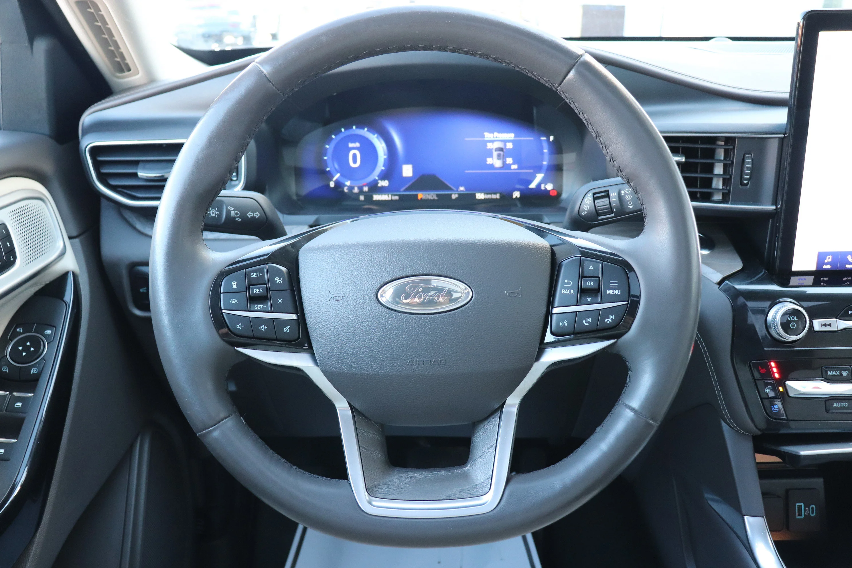 Certified Used 2023 Green Ford Platinum image 16