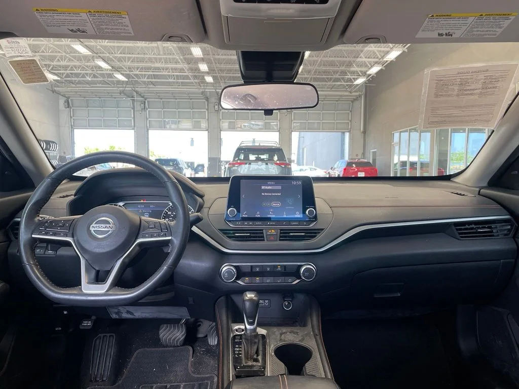 Used 2022 Blue Nissan 2.5 SR image 8