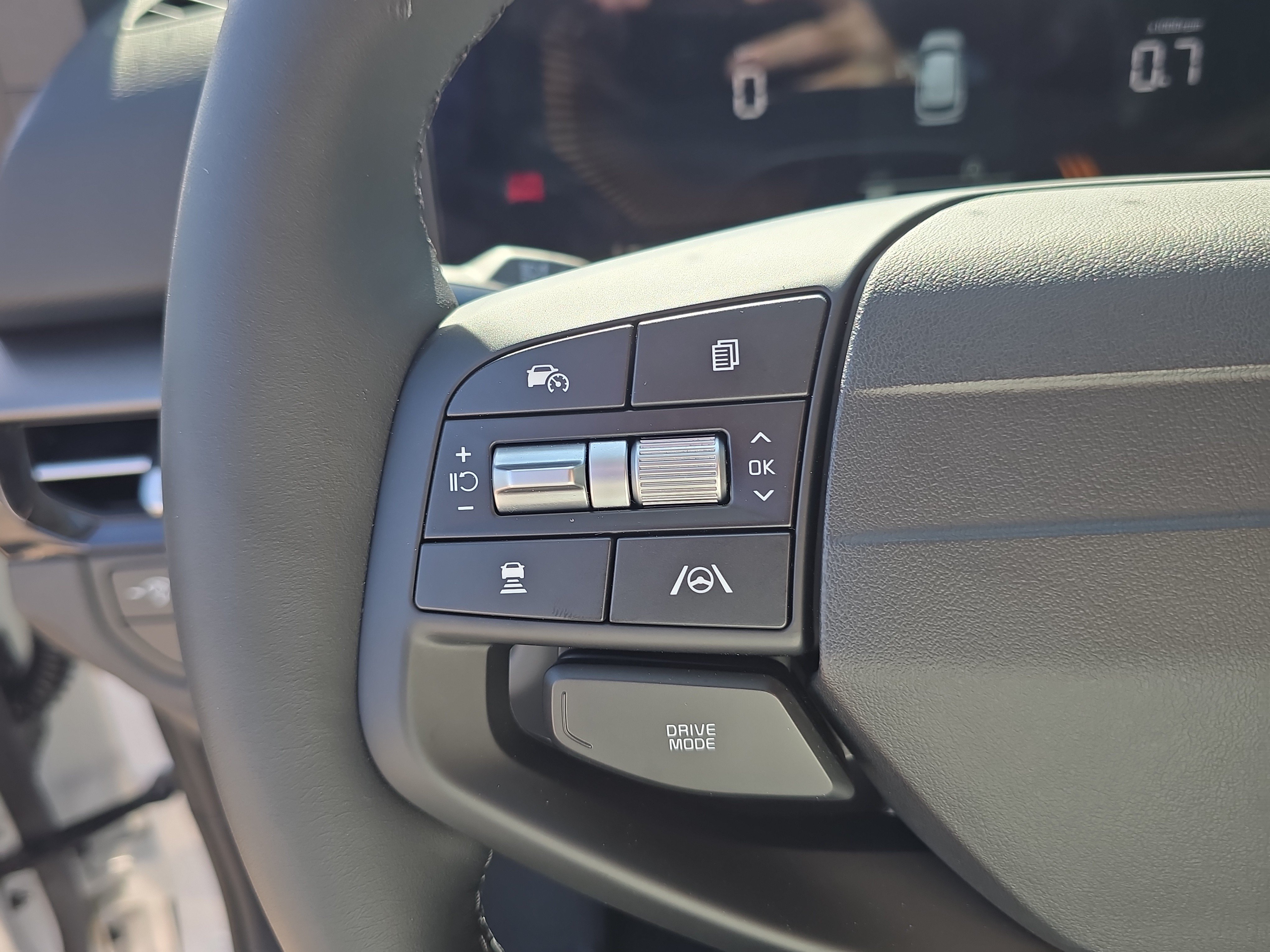 New 2026 Glacial White Kia LX image 29