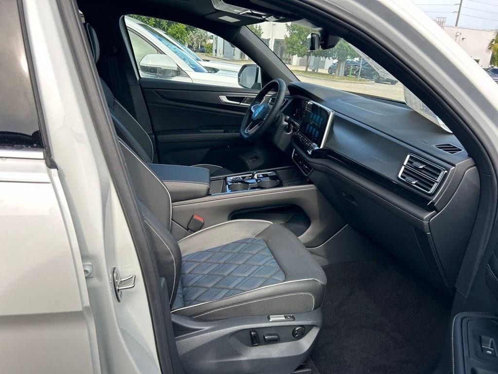 New 2026 White Volkswagen 2.0T SEL Premium R-Line image 39