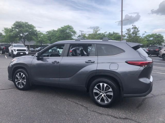 Used 2023 Gray Toyota XLE image 5