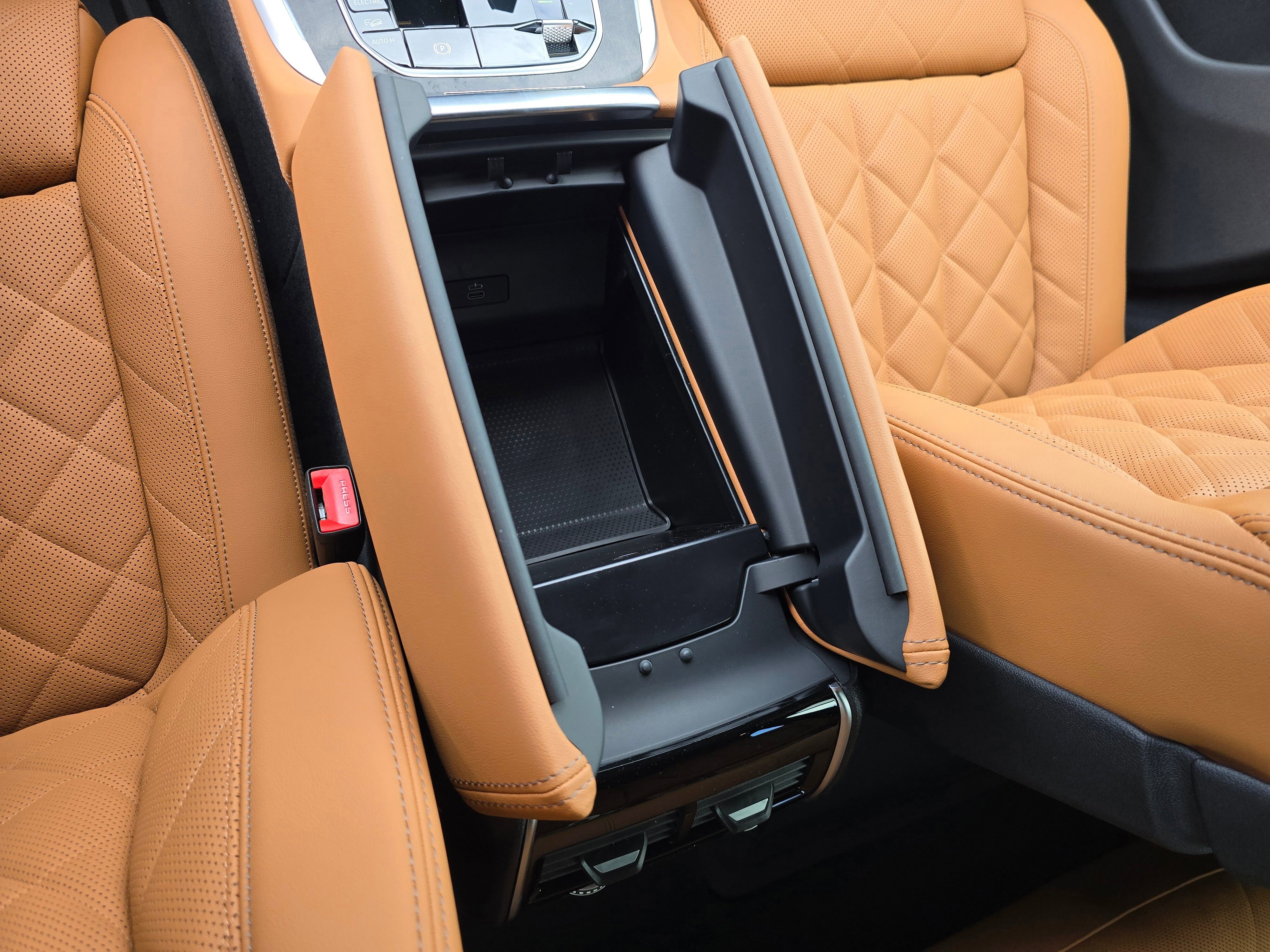 2026 BMW X5 50e - Photo 57