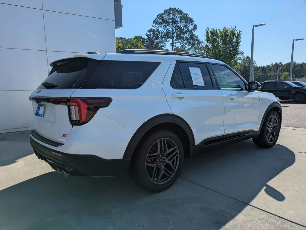 New 2026 Star White Metallic Tri-Coat Ford ST image 4