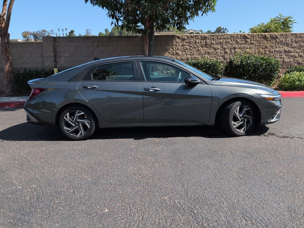 Certified Used 2025 Gray Hyundai SEL Sport image 9