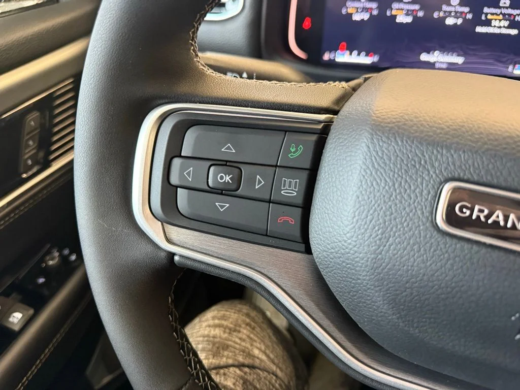 New 2026 Silver-Zynith Exterior Paint Jeep  image 61
