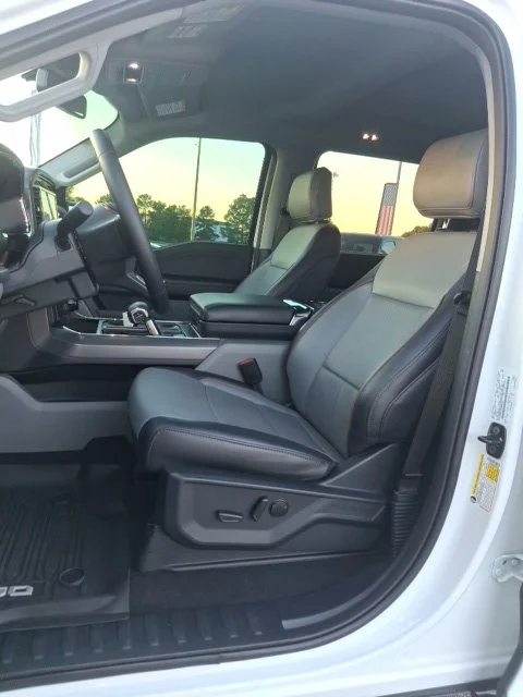 Used 2025 White Ford Lariat image 10