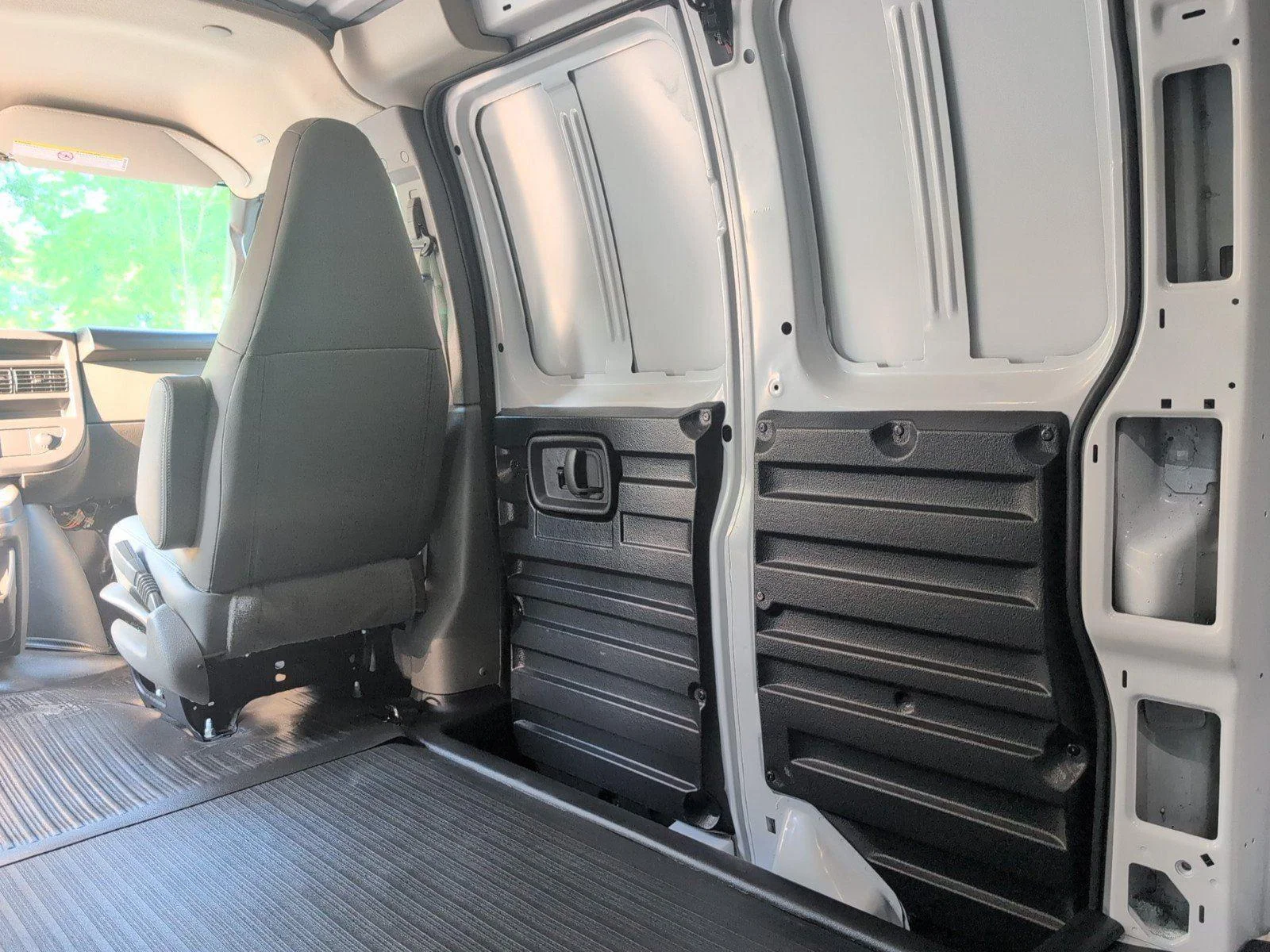 2026 GMC Savana Cargo Work Van - Photo 31