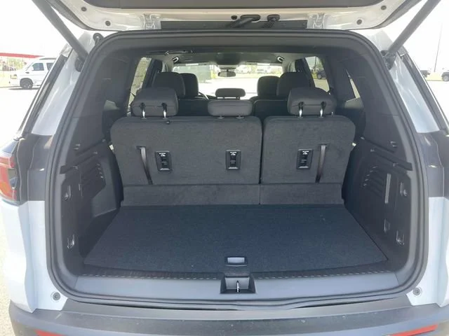 New 2025 Summit White GMC Elevation image 10