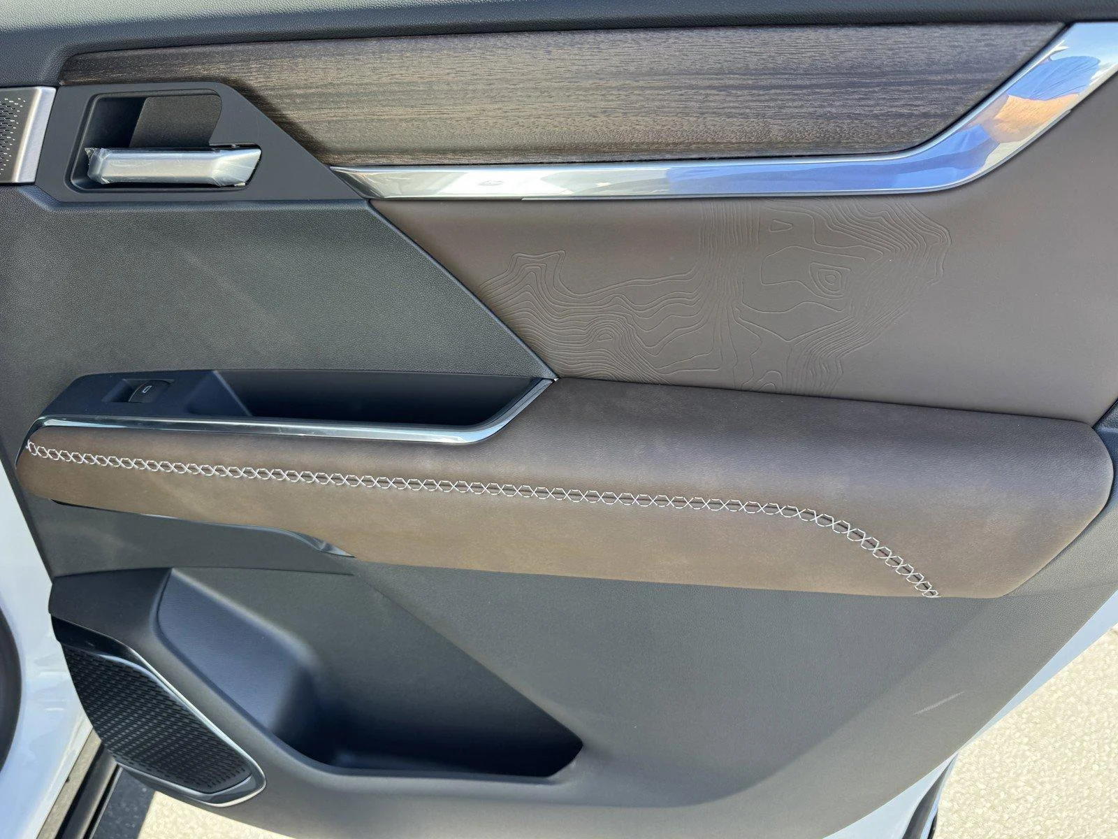 New 2026 Summit White GMC Denali Ultimate image 9