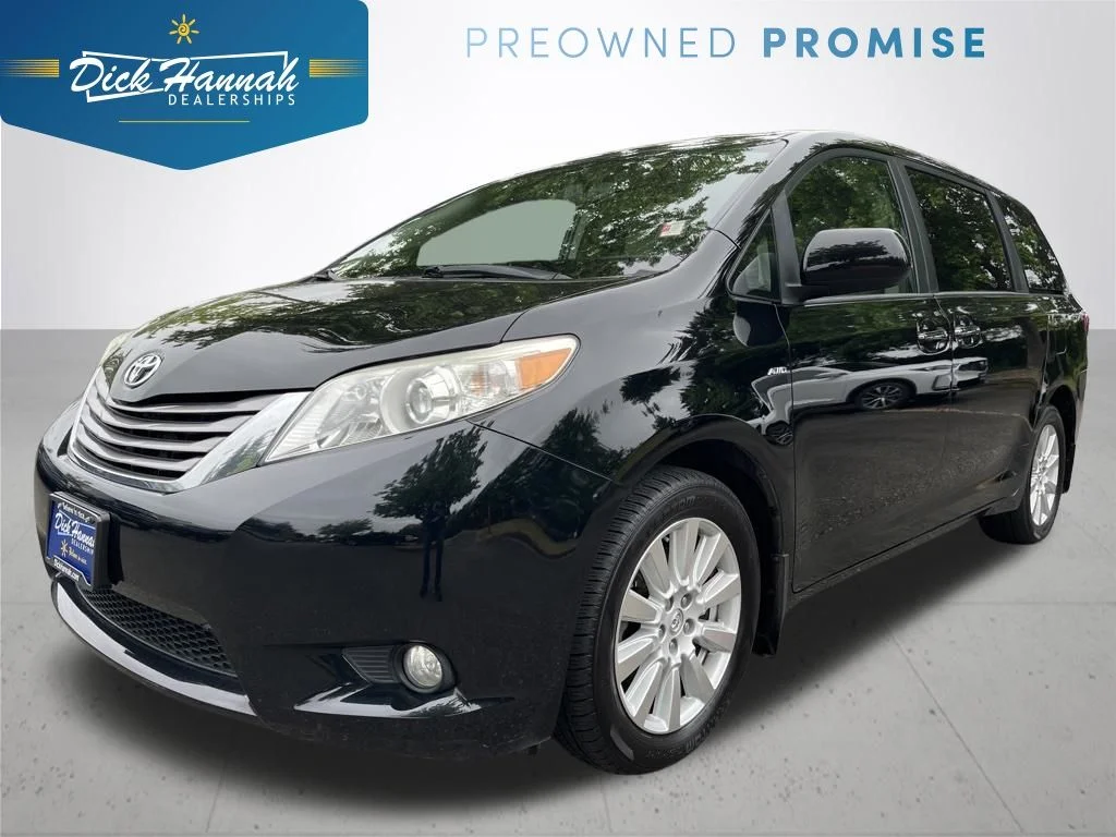 2017 Toyota Sienna XLE V6 AWD 7-Passenger's photo