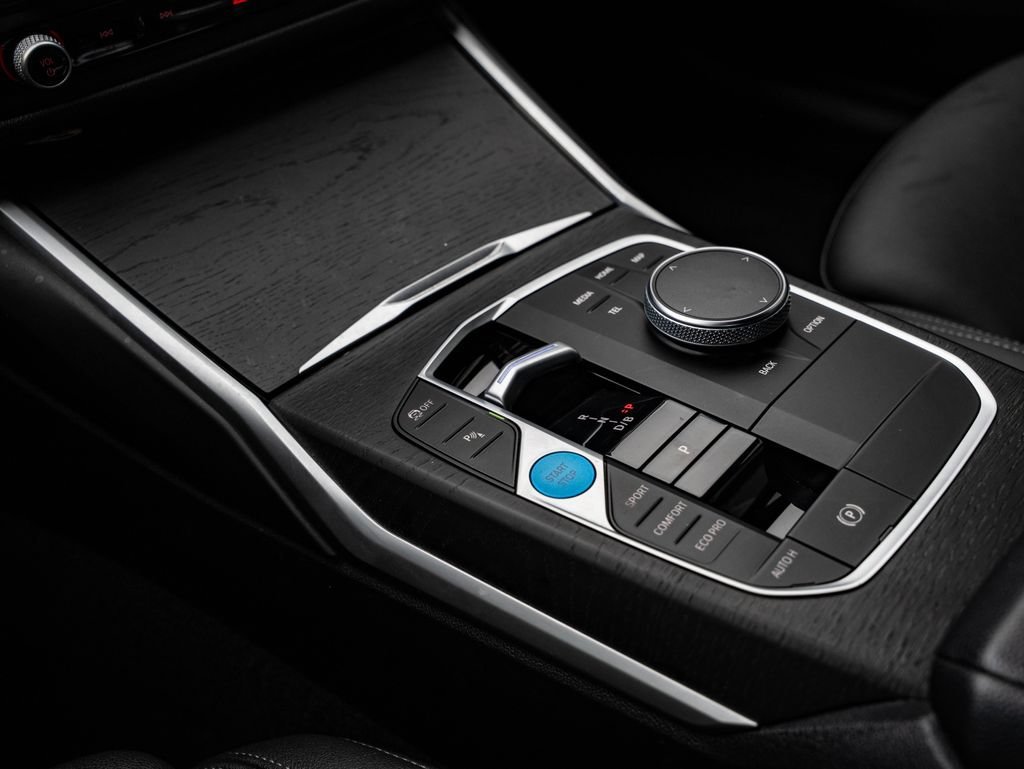 Used 2023 Jet Black BMW eDrive35 image 38