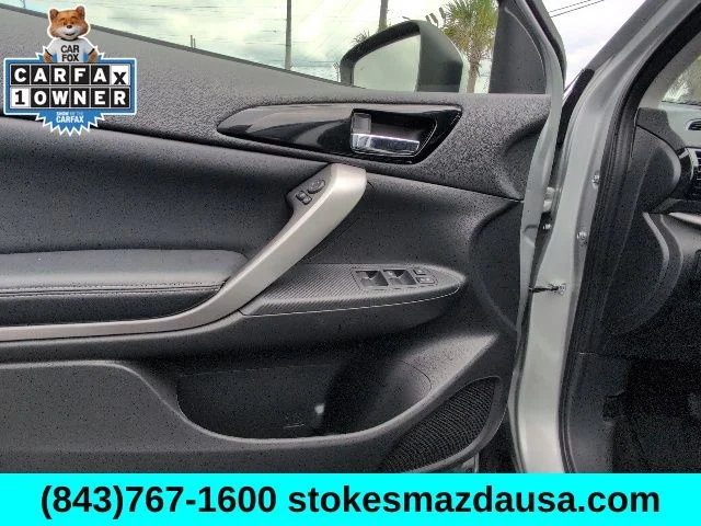 Used 2025 Silver Mitsubishi SE image 13