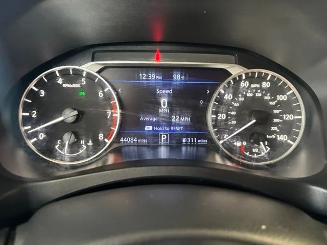 Used 2023 Red Nissan 2.5 SR image 10