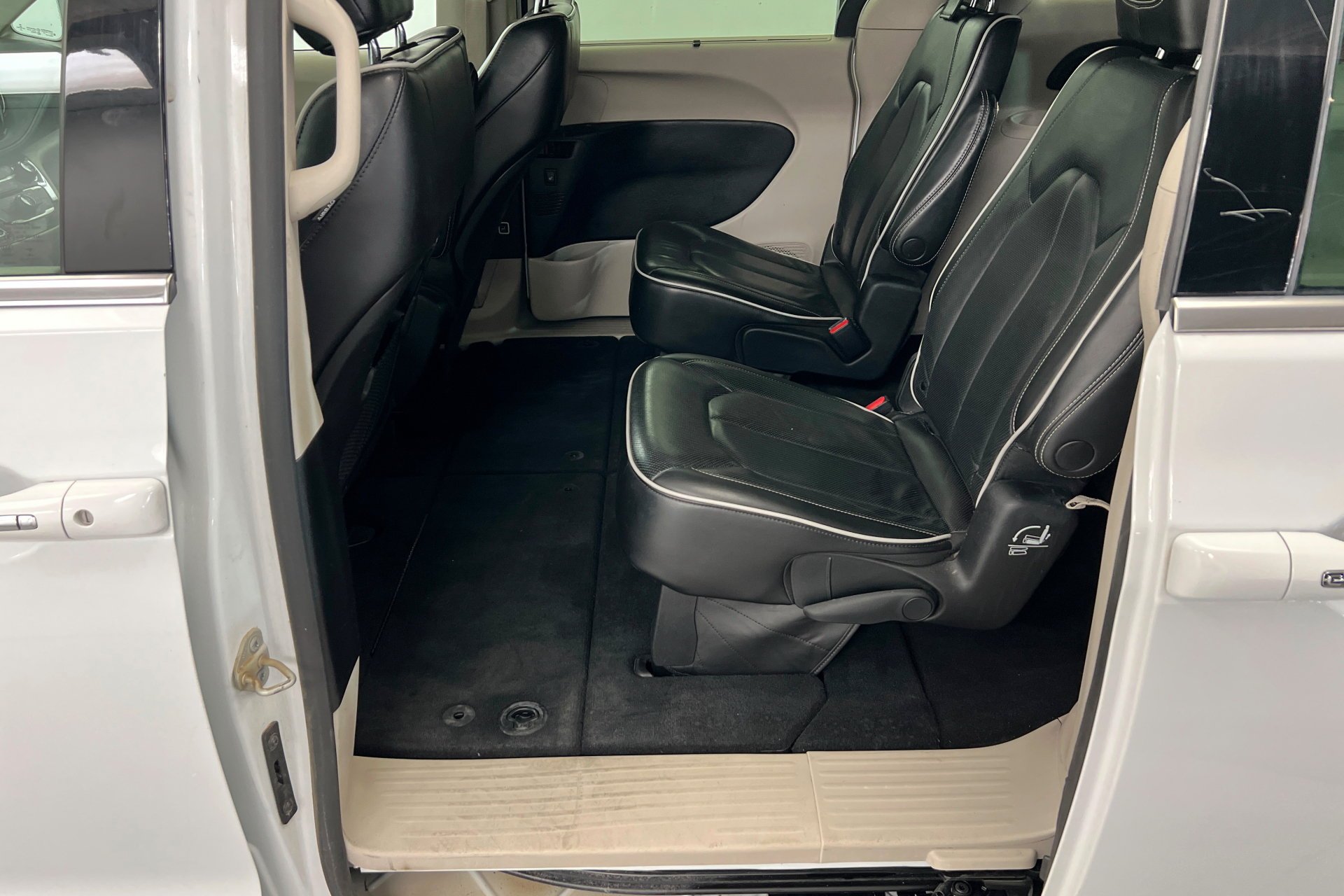 2023 Chrysler Pacifica Limited - Photo 21
