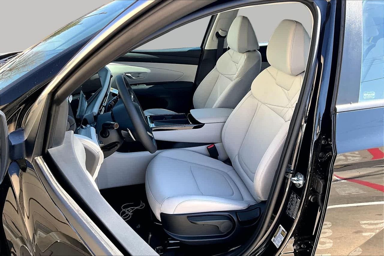 New 2026 Ash Black Hyundai Blue SE image 9