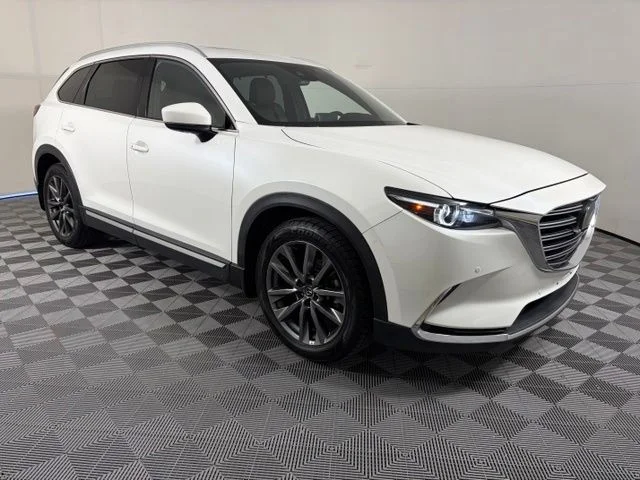 Used 2020 Snowflake White Pearl Mazda Signature image 1