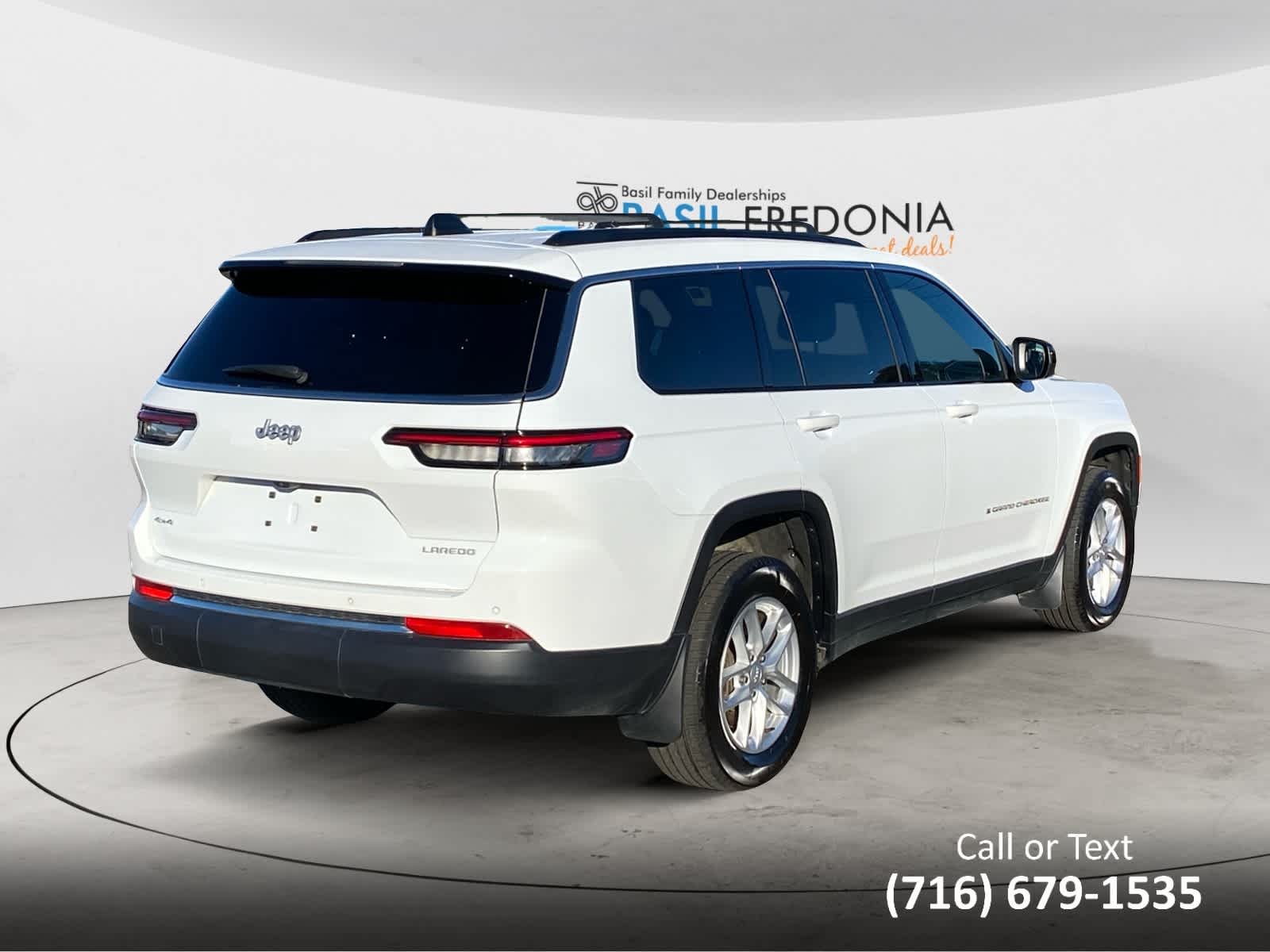 Used 2025 Bright White Clearcoat Jeep Laredo X image 9