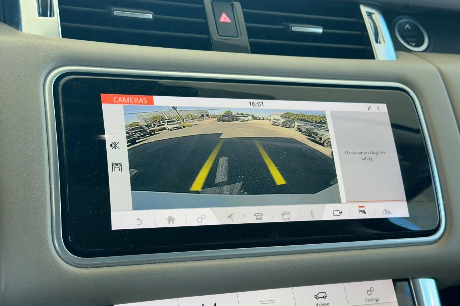 Used 2019  Land Rover Supercharged image 24