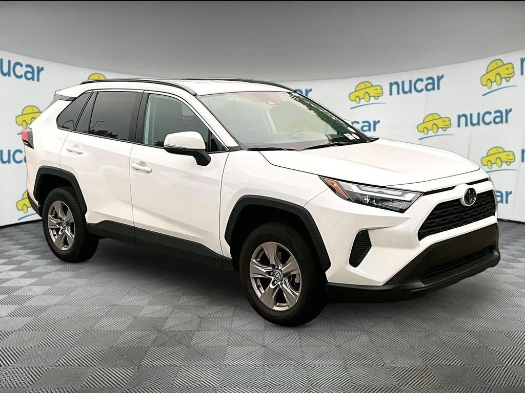 Used 2025 White Toyota XLE image 1