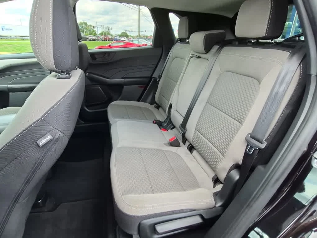 Used 2022 Agate Black Ford SE image 7