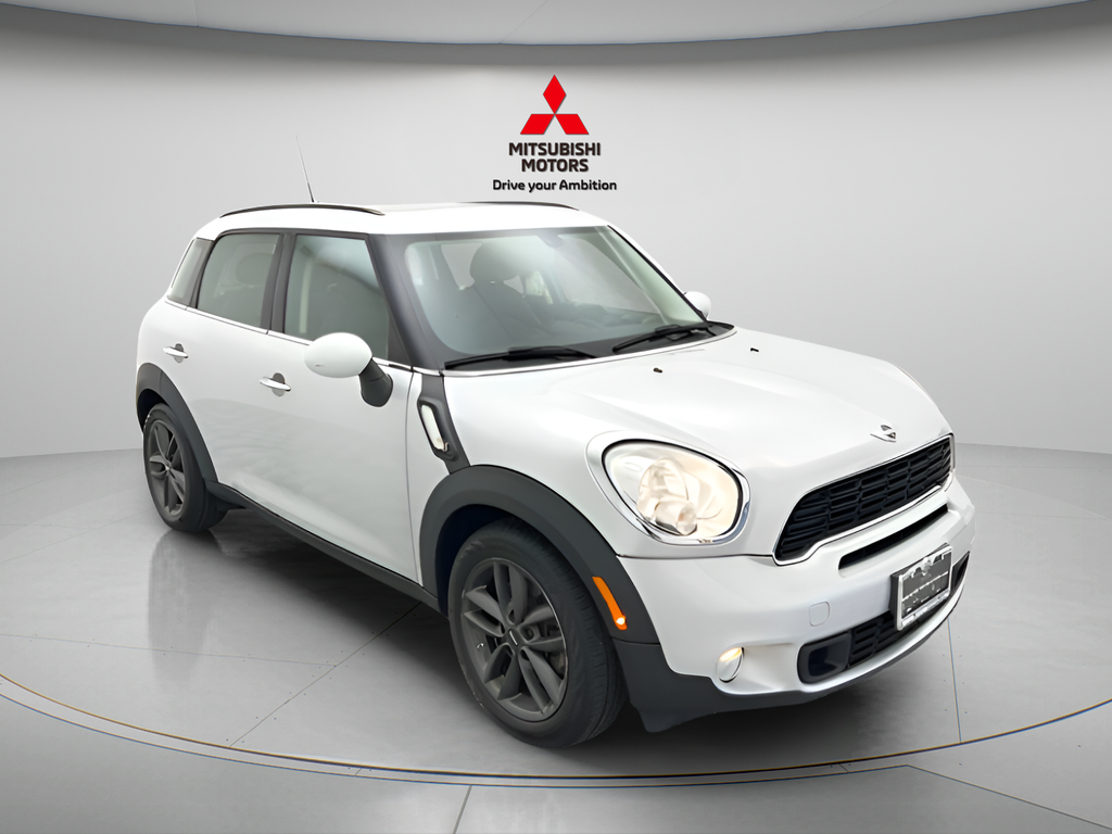 Used 2014 Crystal Silver Metallic MINI Base image 3