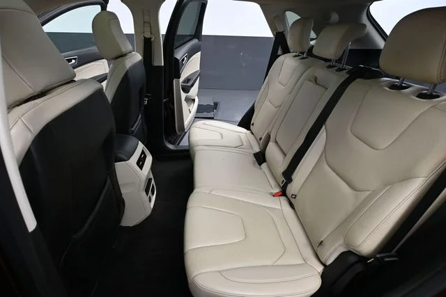 2021 Ford Edge Titanium - Photo 37
