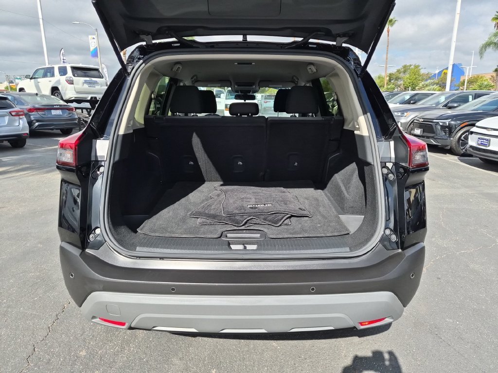 Used 2023 Black Nissan SV image 31